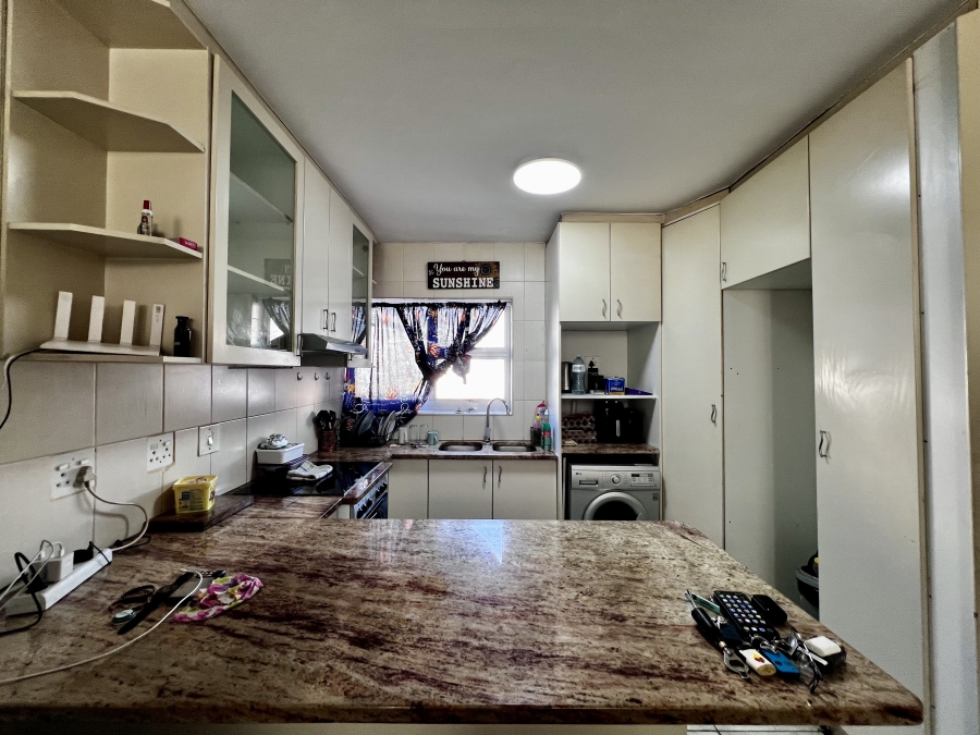 2 Bedroom Property for Sale in Table View Western Cape